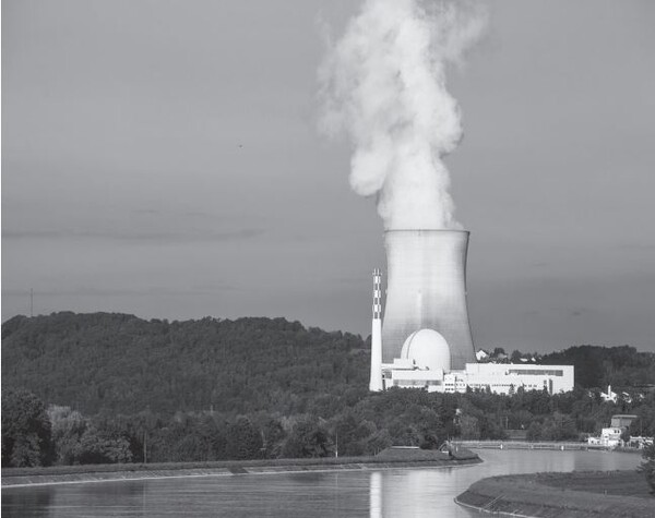 This is a picture of nuclear power plant / Photography Extracted from Pixabay