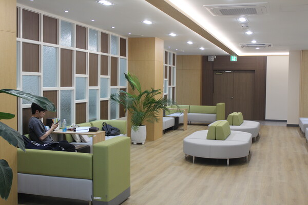 ▲경영관 학생 쉼터 '비즈마루' (사진=권구봉 기자.)