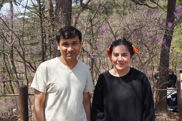 Keshab Shrestha (Left) & Zahra Batool (Right) /Photography by Kim Bo-young