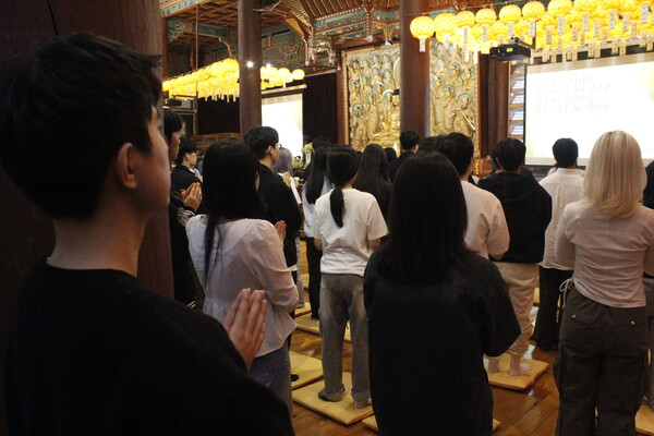 ▲사홍서원에 임하고 있는 학우들 (사진=양기석 수습기자.)