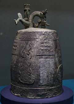 ​△ 도 4. 을사명 동종, 고려 1245년, 높이 62.2cm, 국립중앙박물관△ 도 3. 태안2년 장생사명 동종, 고려 1086년, 높이 50.7cm, 국립광주박물관