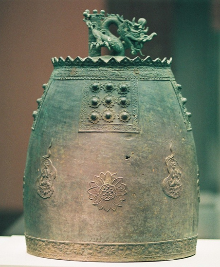 △ 도 4. 을사명 동종, 고려 1245년, 높이 62.2cm, 국립중앙박물관