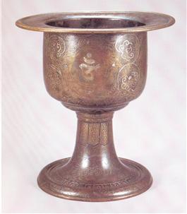 △ 도 8. 함평궁주방명 청동은입사향완, 고려 1247년 이전, 높이 23.3cm, 국립중앙박물관