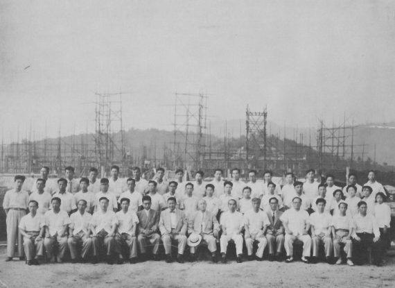 △ 1954년 명진관 건축현장 기념사진 (사진= 동국대학교)