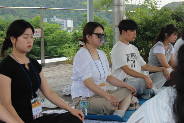 ▲'명 때리기 대회'에서 2등을 차지한 김선하 학우의 모습 (사진=양기석 수습기자.)