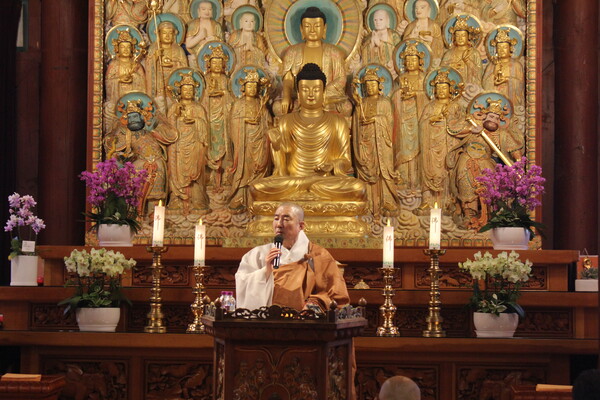 ▲이사장 돈관스님이 격려사를 전하는 모습 (사진=방민우 수습기자.)