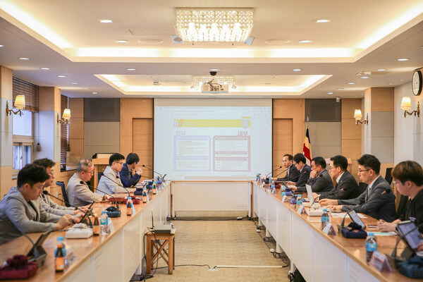 ▲ESG위원회 출범식 및 1차 회의를 진행하는 모습 (사진 출처=동국대학교.)