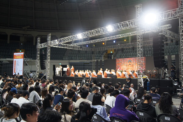 /Photography by Jeon Han-gyeol