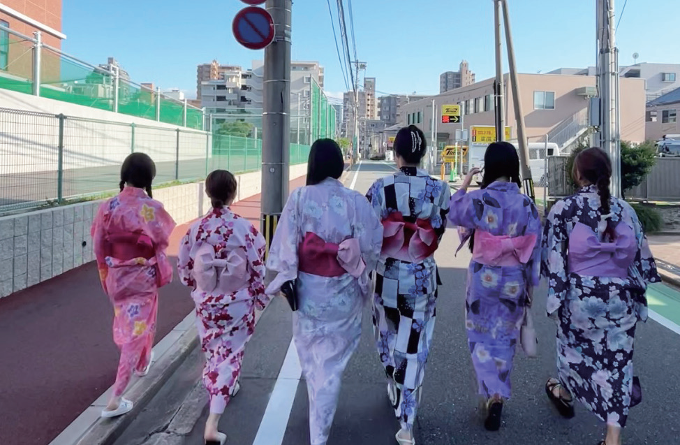 ▲친구들과 불꽃축제(마츠리) 가는 길 (사진제공=이가은 학우.)