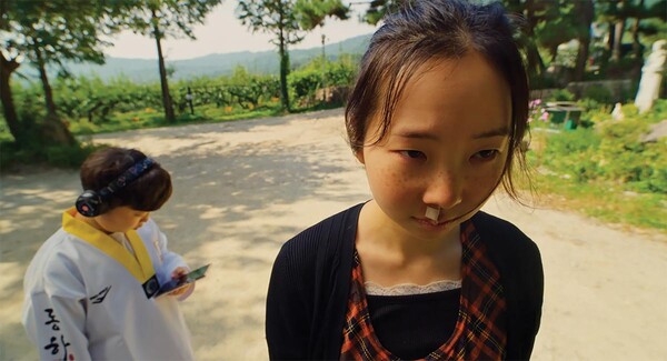 △영화 〈다음 중 마리아가 전화를 건 목적은?〉 스틸 이미지