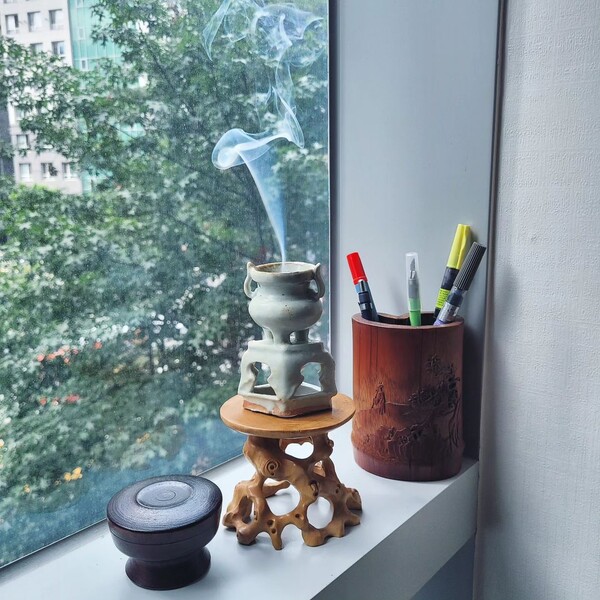 ▲박영빈 동문이 애용하는 골동품 ‘향로’ (사진제공=박영빈 동문.)