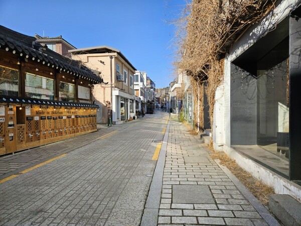 [Trip in Seoul] Anguk Station, the Harmony of Past and Modern Seoul