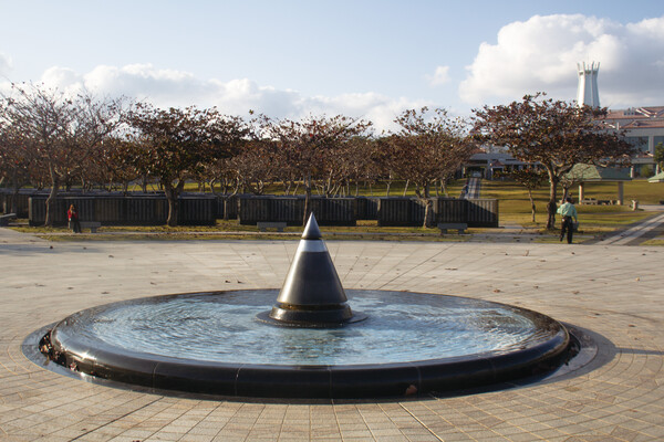 ▲광장 중앙의 ‘평화의 불꽃’ (사진=양라윤 기자.)