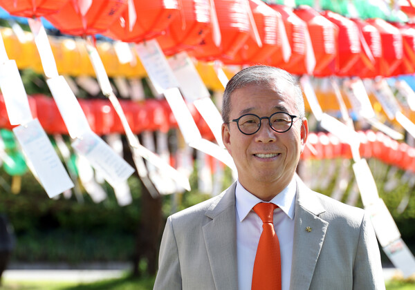 President Yun Jae-woong speaks on his vision for Dongguk University’s future growth. /Photography from Yun Jae-woong