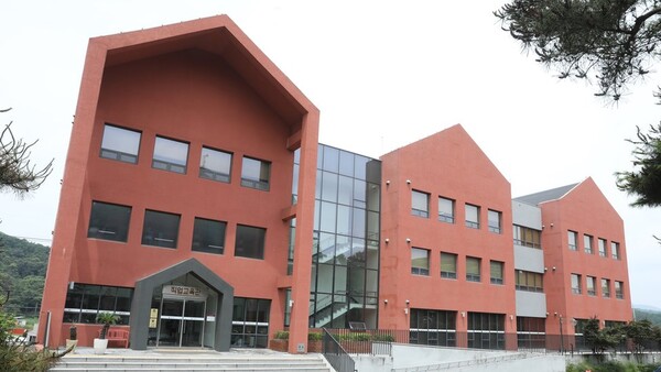 Hanawon is an agency under the Ministry of Unification that supports North Korean defectors’ resettlement. /Photography provided by Ministry of Unification