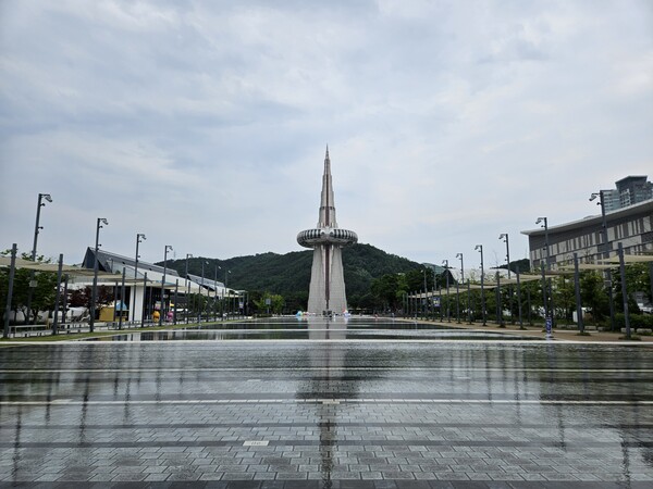 Daejeon is transforming into a city of tourism and science. /Photography by Lee Jae-won