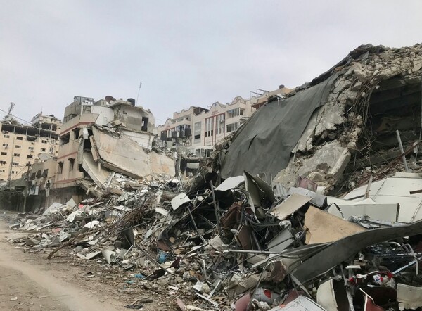 Refugees killed while searching for food amid Israeli gunfire/ Photography by Emad EI Byed on Unsplash