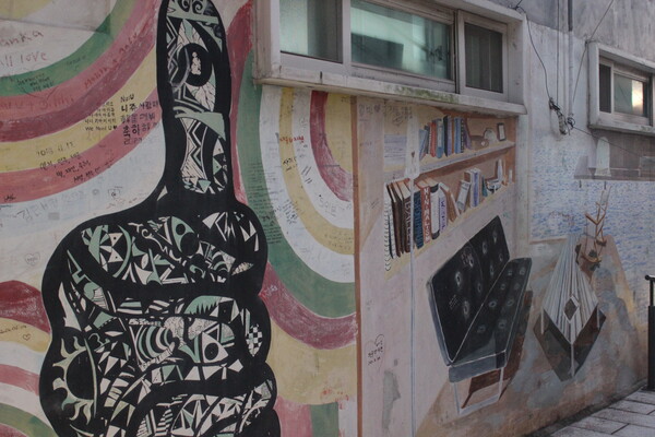 ▲이화마을 곳곳에 그려진 벽화 (사진=김지윤 기자.)