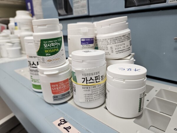 The same active ingredient is produced by various pharmaceutical companies and prescribed differently across doctors and hospitals. /Photography by Lee Jae-won