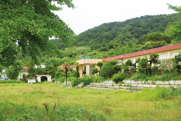 ▲폐교한 가배초등학교 (사진=김지은 기자.)