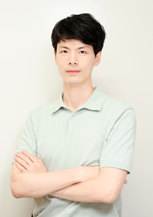 Professor Hwang teaches North Korean Studies from various perspectives. /Photography provided by Hwang Jin-tae