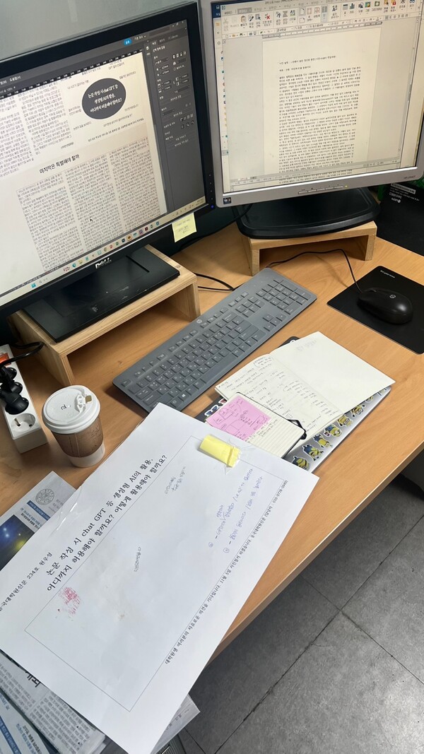 △ 대학원신문 편집위원 책상 (사진=신하연 편집위원)